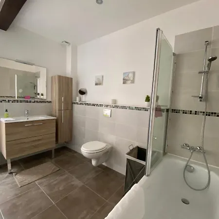 Confort Au Coeur Du Village Сasa de vacaciones *