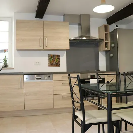 Holiday home Confort Au Coeur Du Village Verniolle