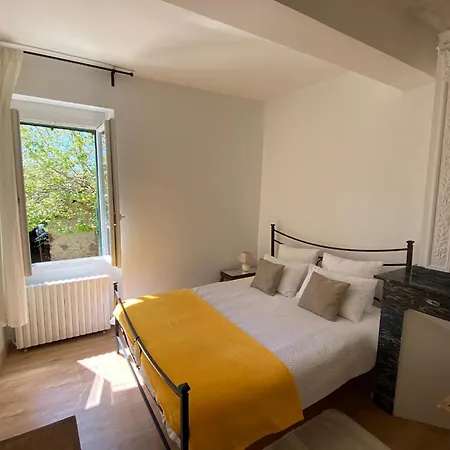 Confort Au Coeur Du Village Nyaraló *